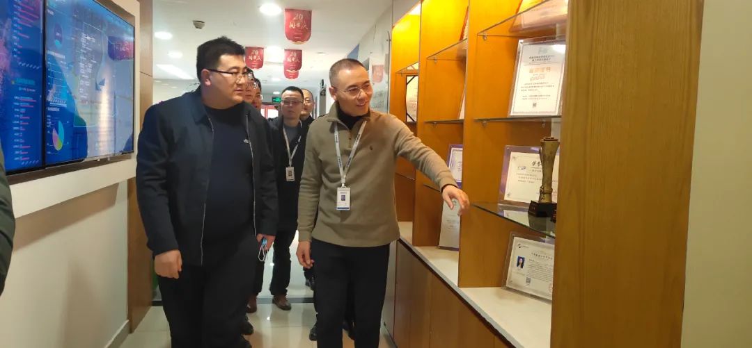 内江国际物流港服务中心领导莅临达智数据科技参观考察